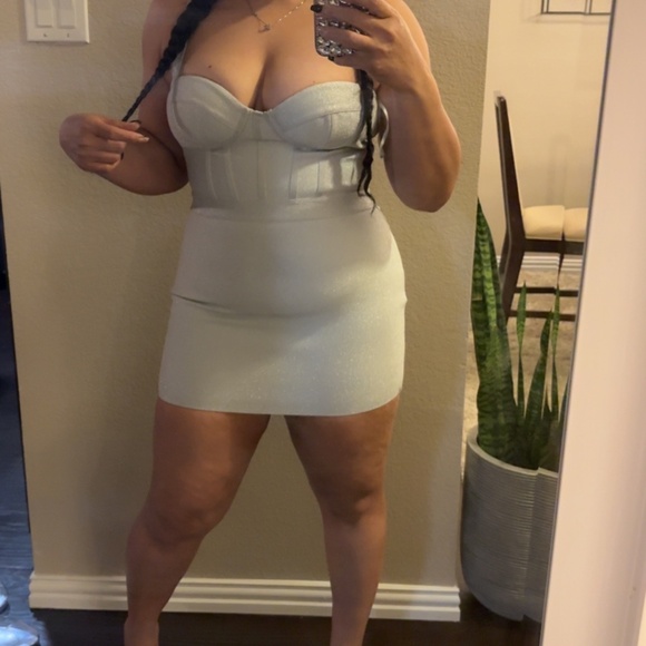 Dress - Picture 2 of 2